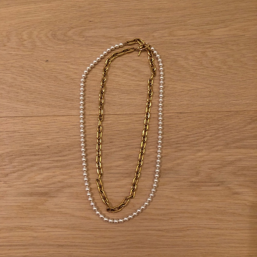 Pearl and chain necklace